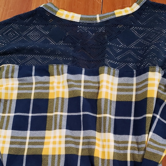 v-cut string belted dress - Picture 2 of 3